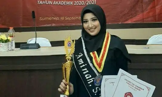 Pesan Aminah, Mahasiswa Lulusan Terbaik Fakultas Hukum Unija