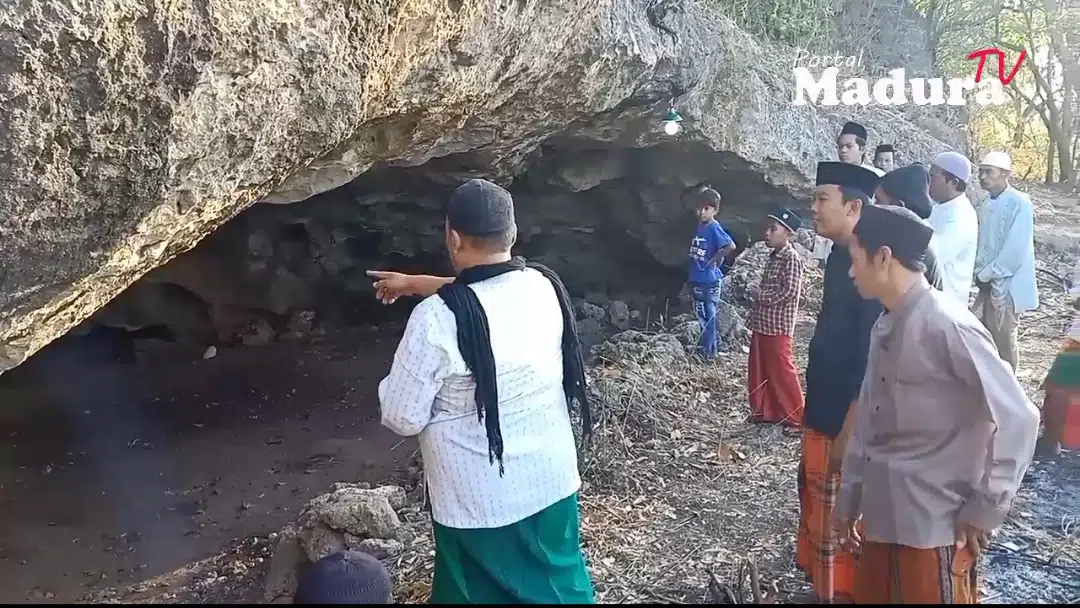 Ada Gua Dekat Asta Waliyullah Desa Sergang Batuputih Sumenep