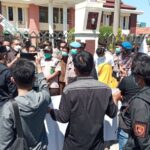 Kawal Kasus Pencabulan Anak, Aktivis Demo PN Sampang