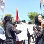 Mahasiswa Tagih Janji Bupati Achmad Fauzi, Plesetkan “Bismillah Mematikan”