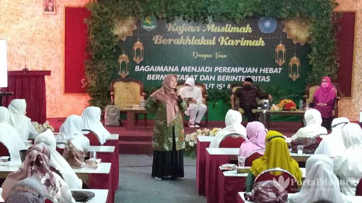 Memotivasi Ibu-ibu, TP PKK Sumenep Gelar Kajian Muslimah Berakhlakul Karimah