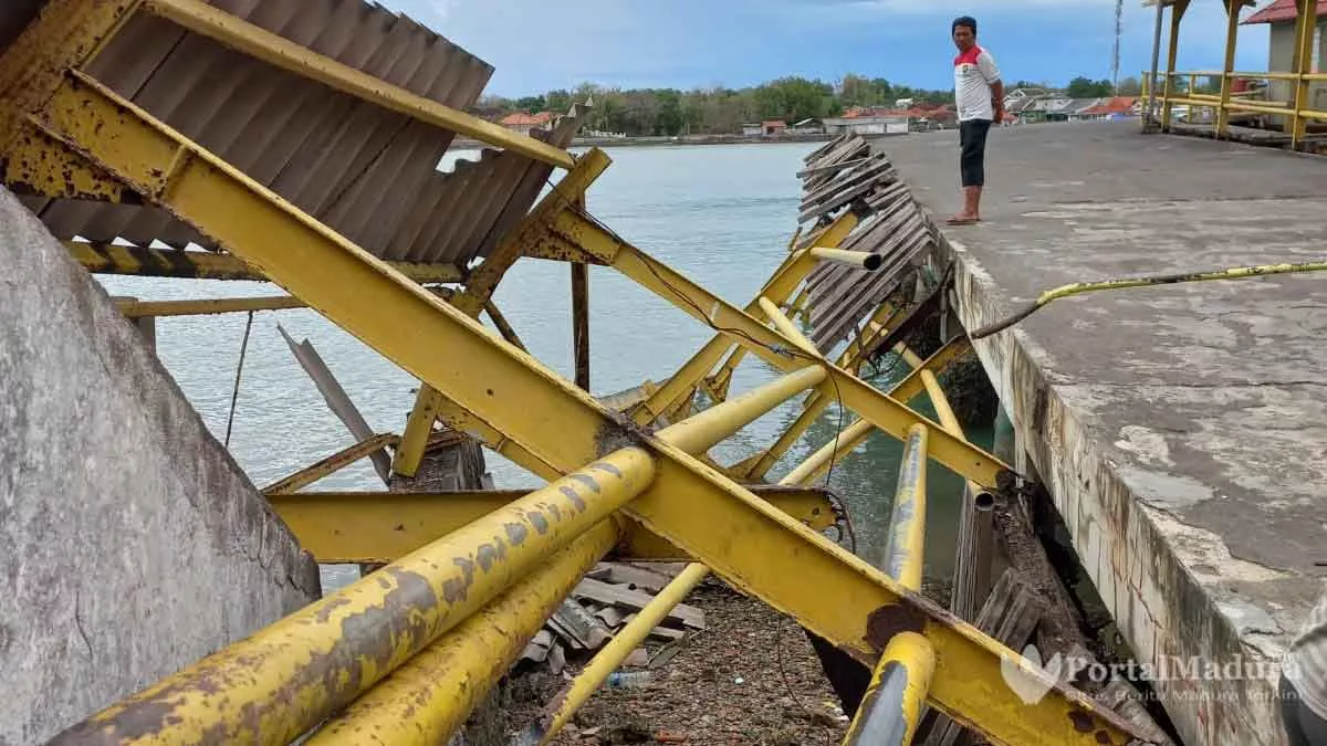 Pagar Dermaga Pelabuhan Kalianget Sumenep Roboh