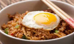 Resep-Nasi-Goreng-Kimchi-Ala-Rumahan,-Dijamin-Maknyus