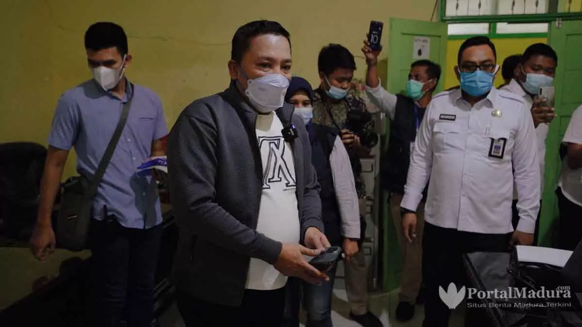 Sidak Kebersihan DLH, Bupati Sampang Lihat Meja Kotor
