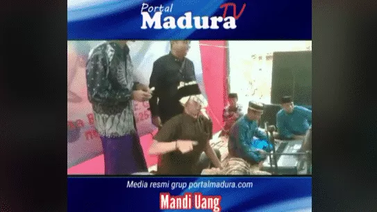 Pengendang Hadrah Sumenep Viral di Tiktok, Kini “Mandi Uang”