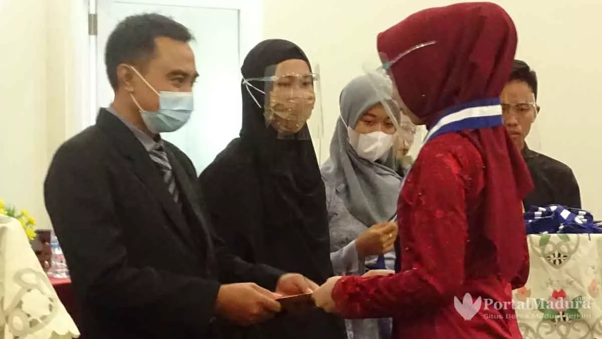 Yudisium Mahasiswa FKIP Unija Sumenep, Dekan: Jangan jenuh belajar