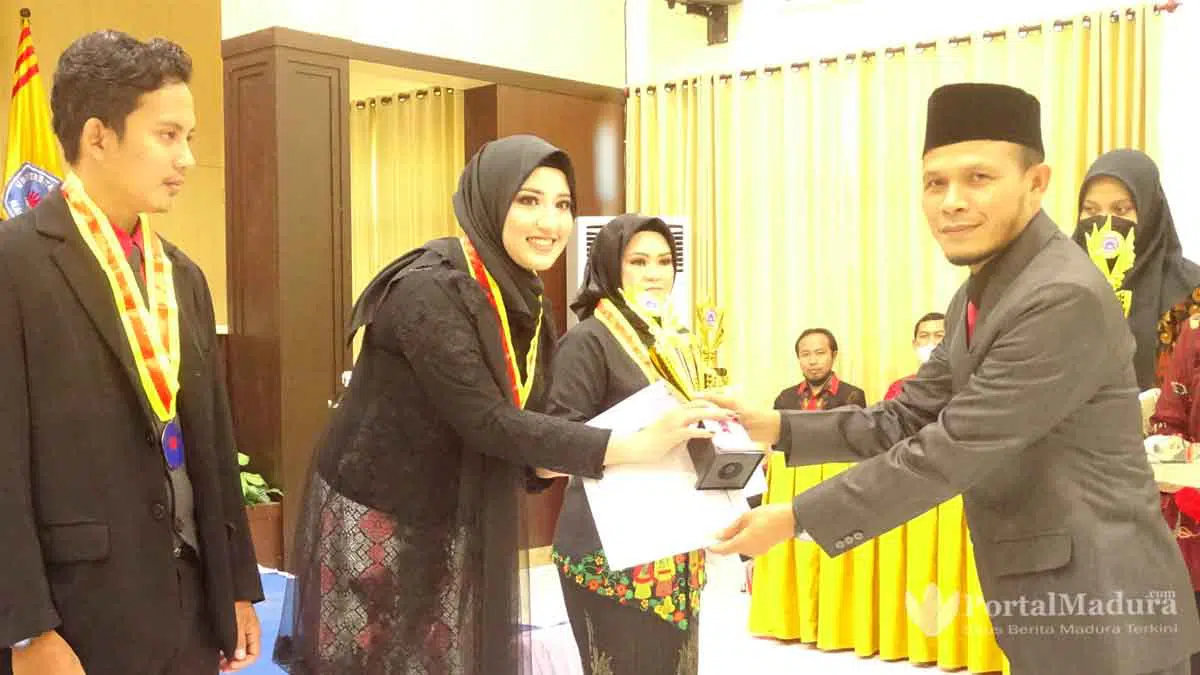 Yudisium Mahasiswa Fakultas Hukum Unija, Dekan Ingatkan Akhlak di Atas Segalanya