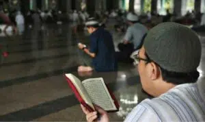 8 Amalan Sunah di Hari Jumat Ala Rasulullah