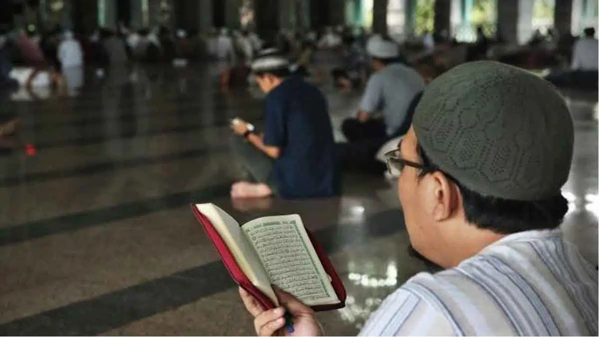 8 Amalan Sunah di Hari Jumat Ala Rasulullah