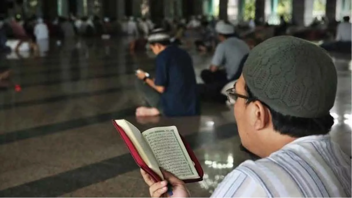8 Amalan Sunah di Hari Jumat Ala Rasulullah