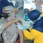 TNI AL Koarmada II Sukses Yakinkan Warga Bangkalan, Vaksin Bermanfaat!