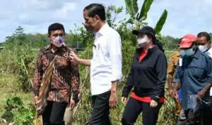 Aksi Spontan Jokowi pada Orang Papua Yang Tak Terekam Kamera