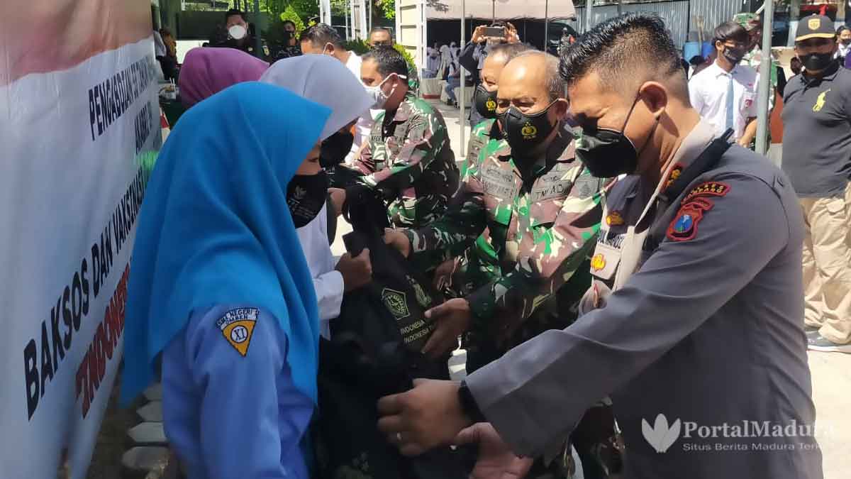Bansos dan Vaksinasi Akabri 89 Berlangsung di Sampang