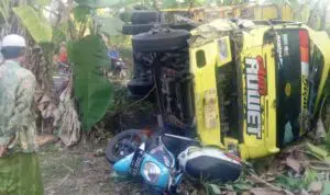 Kecelakaan di Karduluk Libatkan Dua Truk dan Pemotor