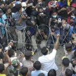 Aliansi BEM SI Serahkan Buku Kajian 7 Tahun Pemerintahan Jokowi