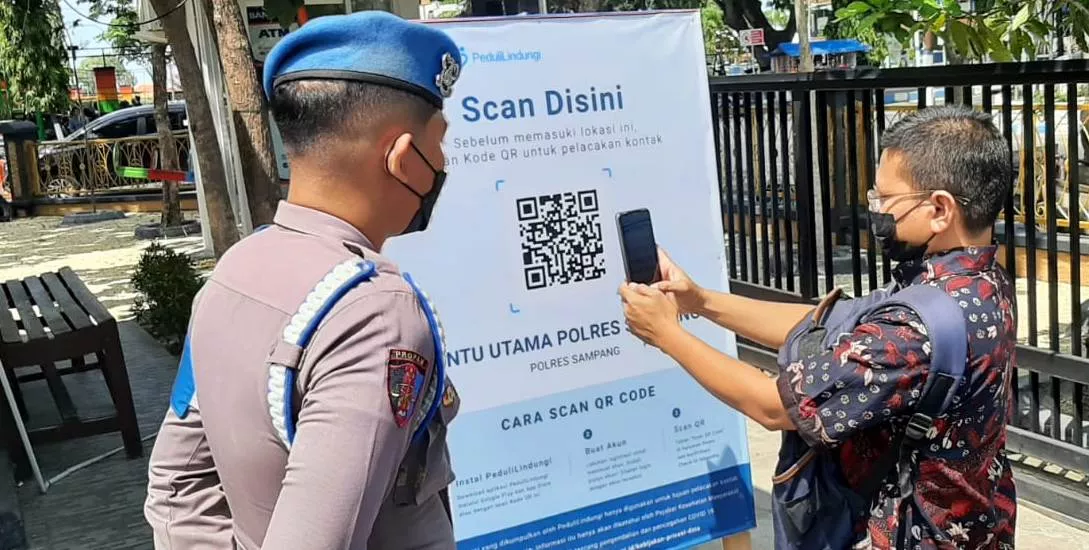 Polres Sampang Terapakan QR Code Peduli Lindungi