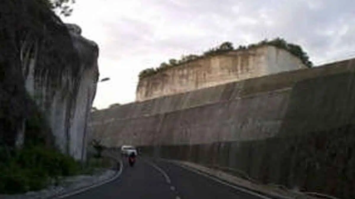 Ini 10 Jalan Tercantik di Indonesia
