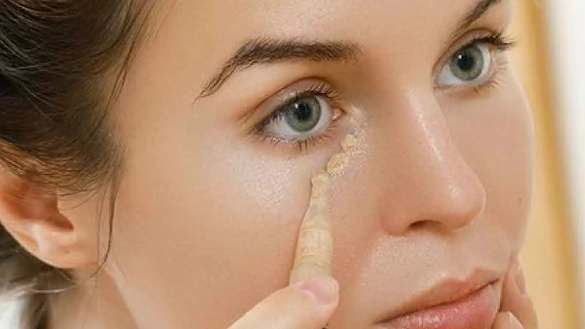 Wajib ada Dalam Tas, Ini 5 Manfaat Penting Face Concealer