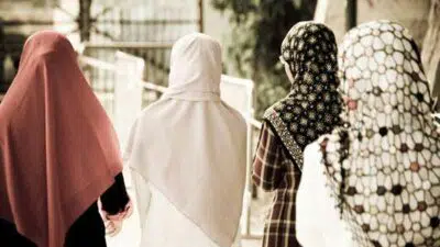 4-Adab-Pakaian-Muslimah-yang-Harus-Anda-Tahu-dan-Terapkan