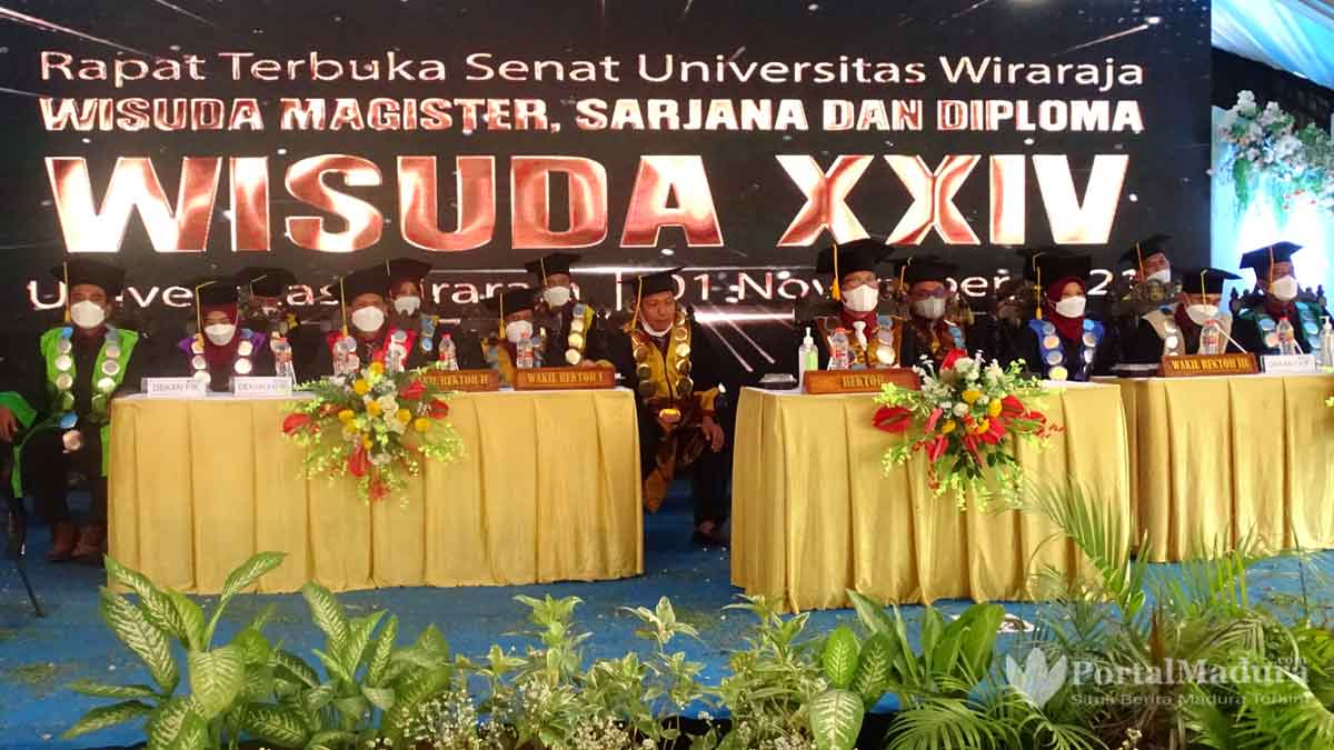 767 Mahasiswa Unija Diwisuda