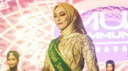 Banjir Tawaran Iklan, Mahasiswi STKIP PGRI Sumenep Juara I Putri Hijab Nusantara