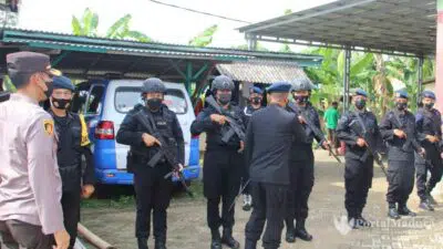 Dansat Brimob Cek Kesiapan Personel Pengamanan Pilkades Serentak 2021