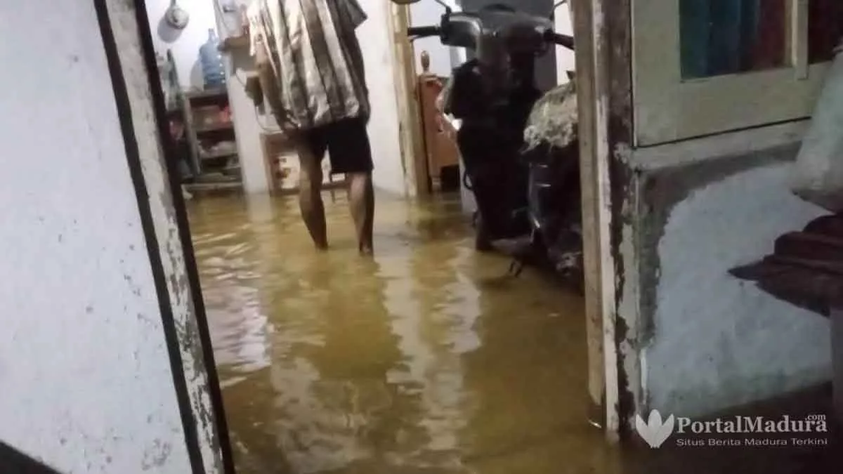 Hujan Deras Guyur Sampang, Rumah Warga Tergenang