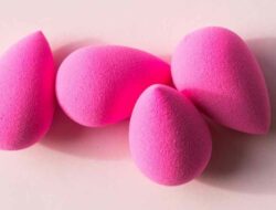 Selain Meratakan Foundation, Ini 5 Fungsi Lain Beauty Sponge