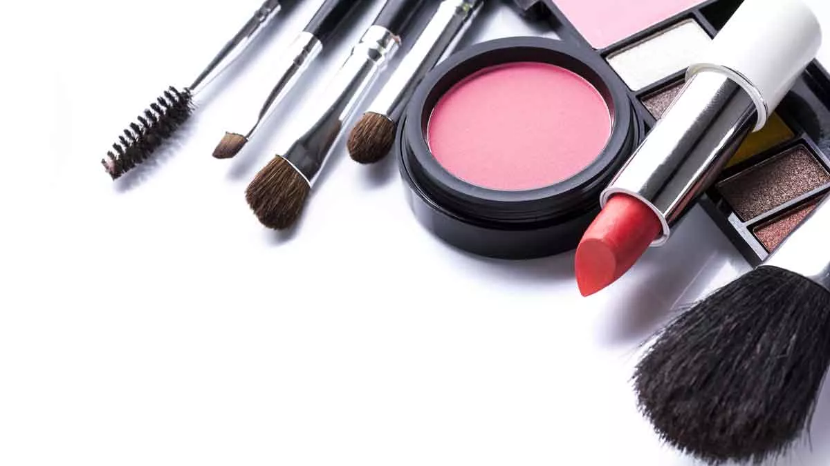 Hati-hati, Ini 5 Bahan Kosmetik yang Sebabkan Jerawat