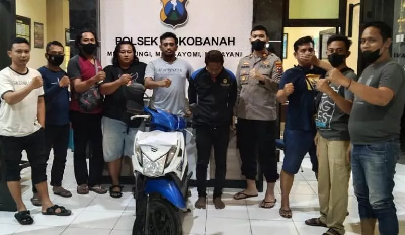 Aksi Pencuri Motor Terekam CCTV