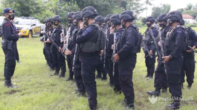 1 SST Brimob Polda Jatim BKO Pilkades Batuampar Sumenep