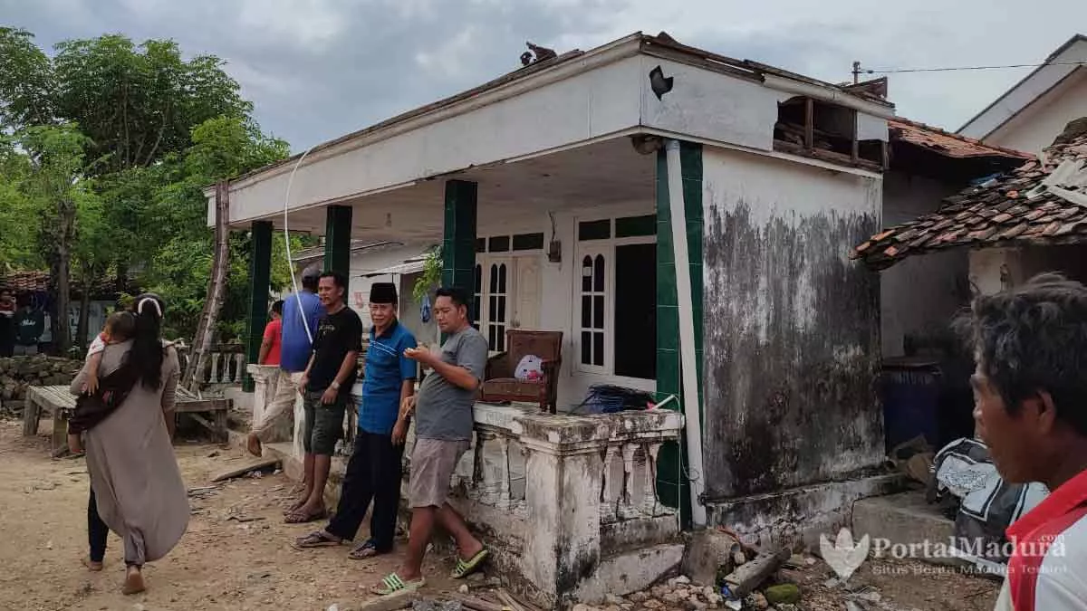 Dilanda Angin Kencang, 8 Rumah Warga Sampang Rusak
