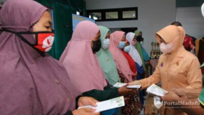 HUT ke-22, DWP Sumenep Bantu Duafa hingga Bersih-bersih ke Level Bawah