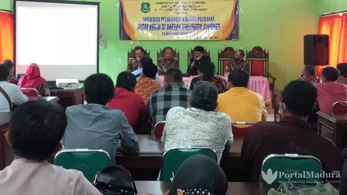 Kumpulkan Pokmas dan Desa, Disnaker Sumenep Sosialisasikan Dana Hibah & Bantuan Keuangan Khusus