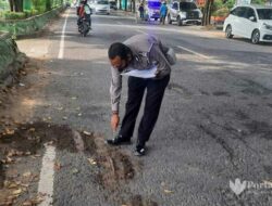 Polisi Olah TKP, Pemotor Tabrak Pembatas Jalan hingga Meninggal Dunia