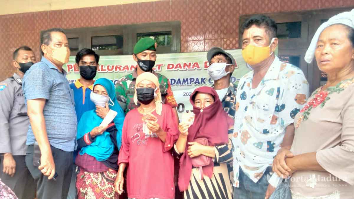 Terdampak Pandemi 369 Warga Desa Banjar Tabulu Terima BLT DD