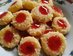 Cocok untuk Sajian Natal, Ini Resep Kue Strawberry Thumbprint