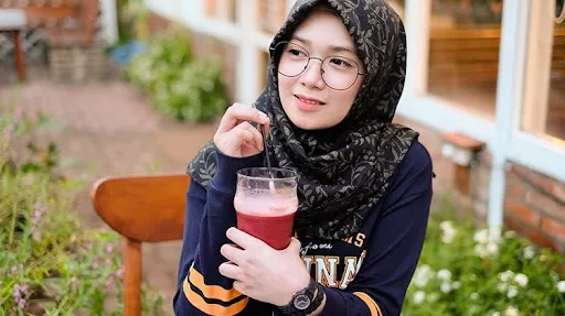 5 Cara Tunjukkan Pesona Cantik Alami dalam Dirimu