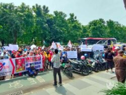 Dampak Ungkapan Arteria Dahlan, Rakyat Militansi Unras di Kejati Jatim