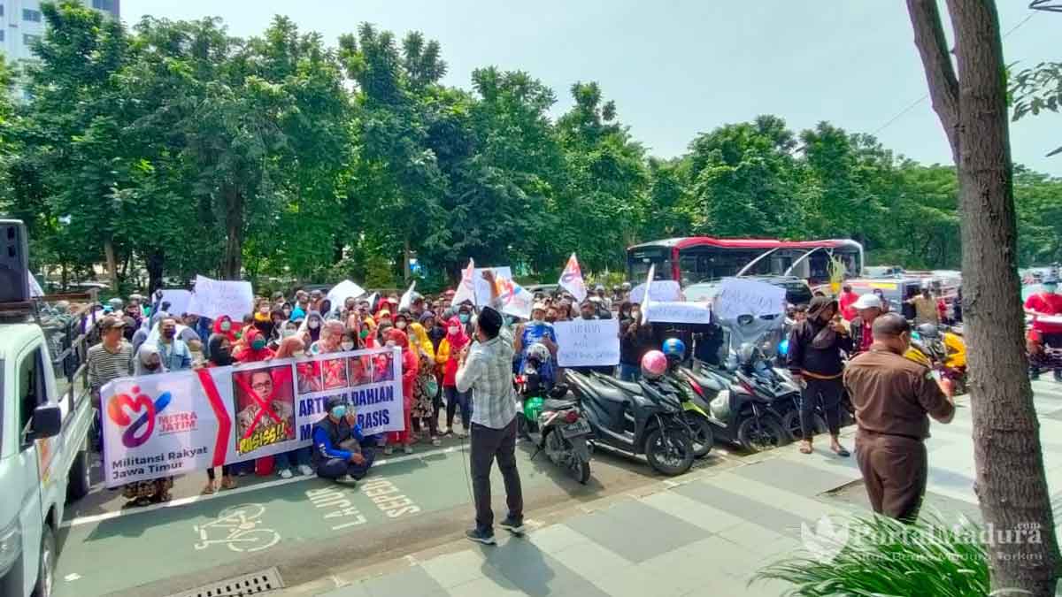 Dampak Ungkapan Arteria Dahlan, Rakyat Militansi Unras di Kejati Jatim