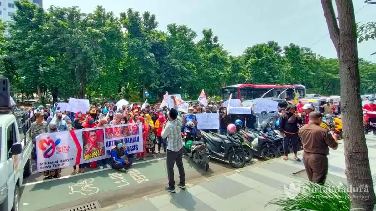 Dampak Ungkapan Arteria Dahlan, Rakyat Militansi Unras di Kejati Jatim