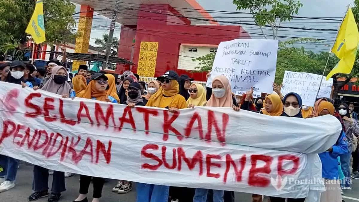 Demo Bupati Sumenep, Aktivis PMII Tanyakan Kapasitas SDM Kadisdik