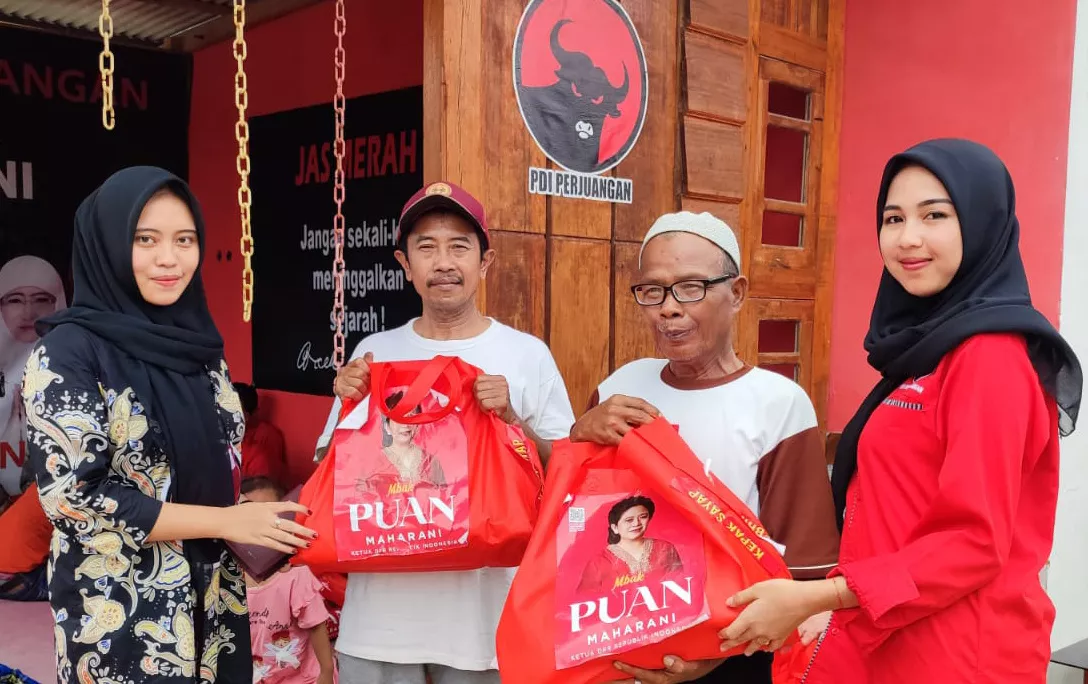 Awali 2022, Puan Maharani Bagikan 10 Ribu Paket Sembako di Madura