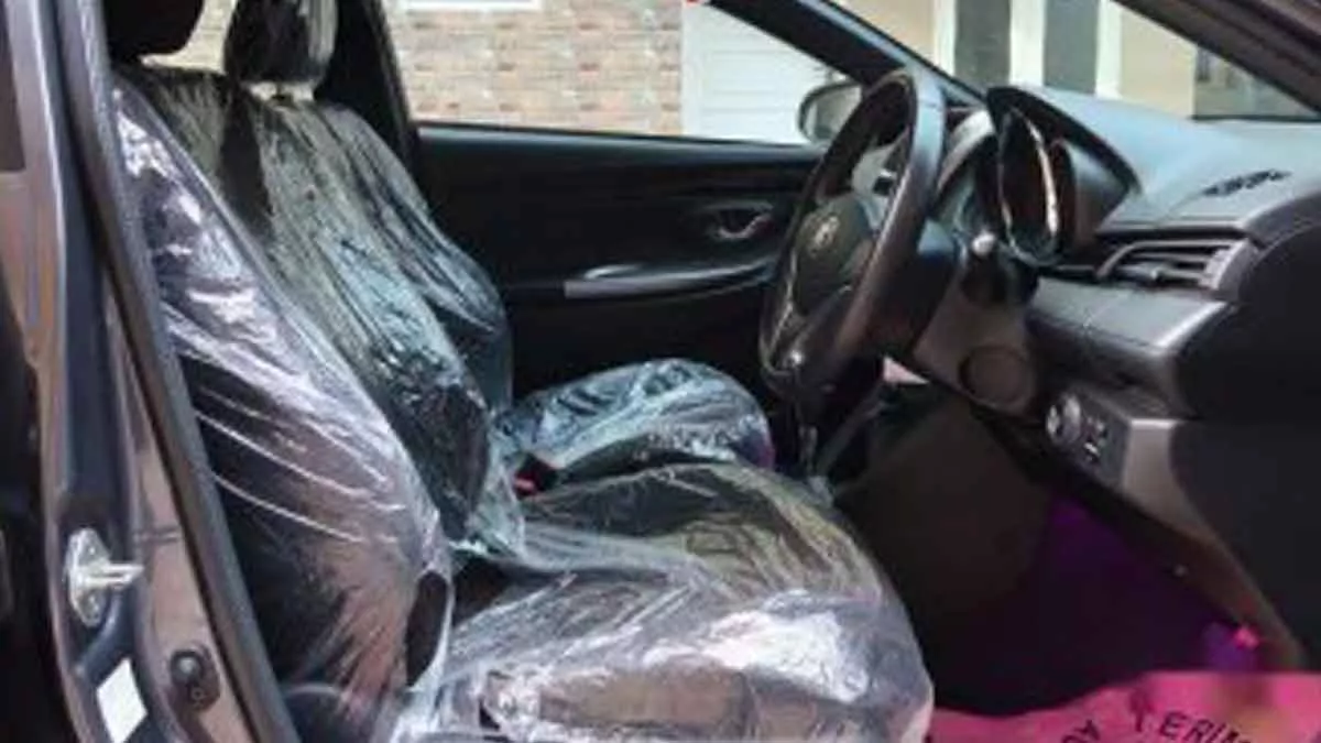 Kenapa Interior Mobil Baru Selalu Dipenuhi Plastik?