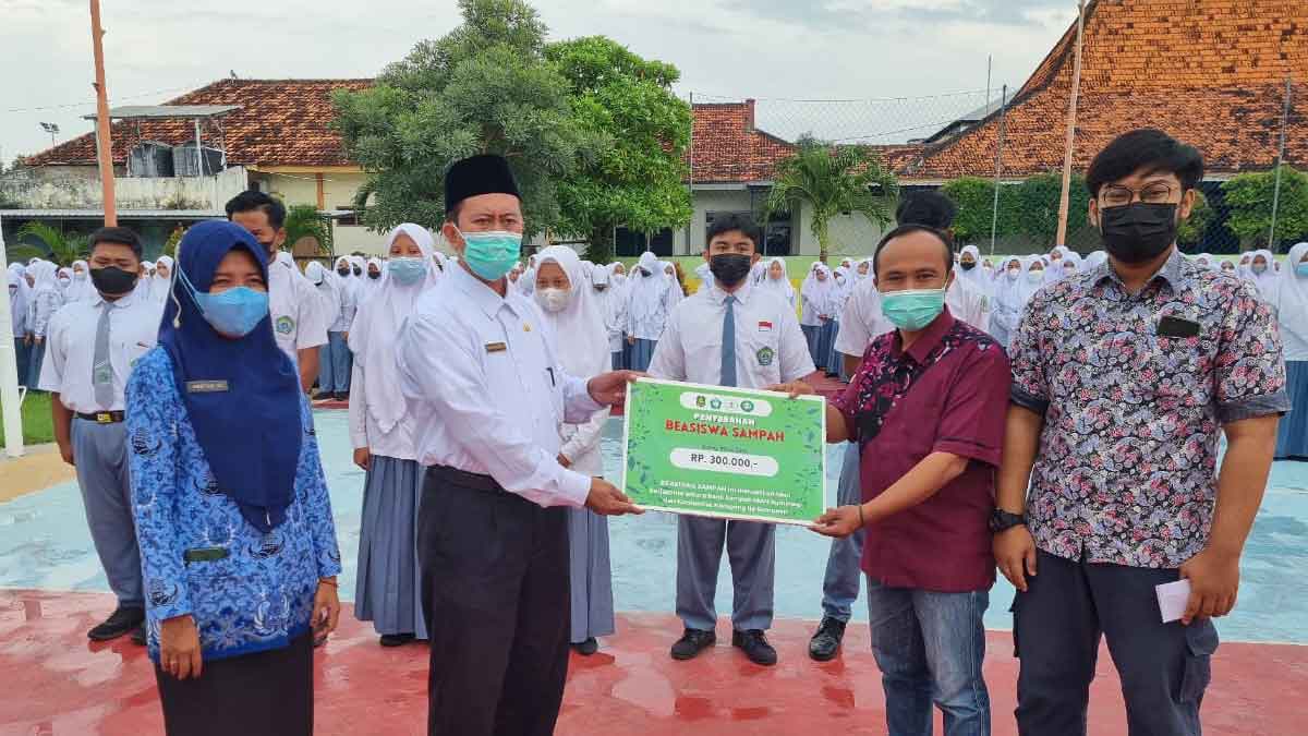 Komunitas "Kampong Ijo" Luncurkan Program Beasiswa Sampah