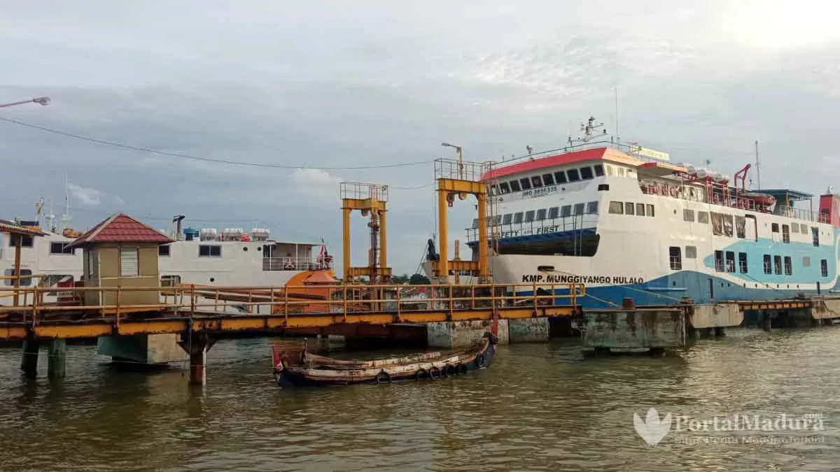 Potensi Gelombang Tinggi, Pelayaran Antar Pulau di Sumenep Ditangguhkan