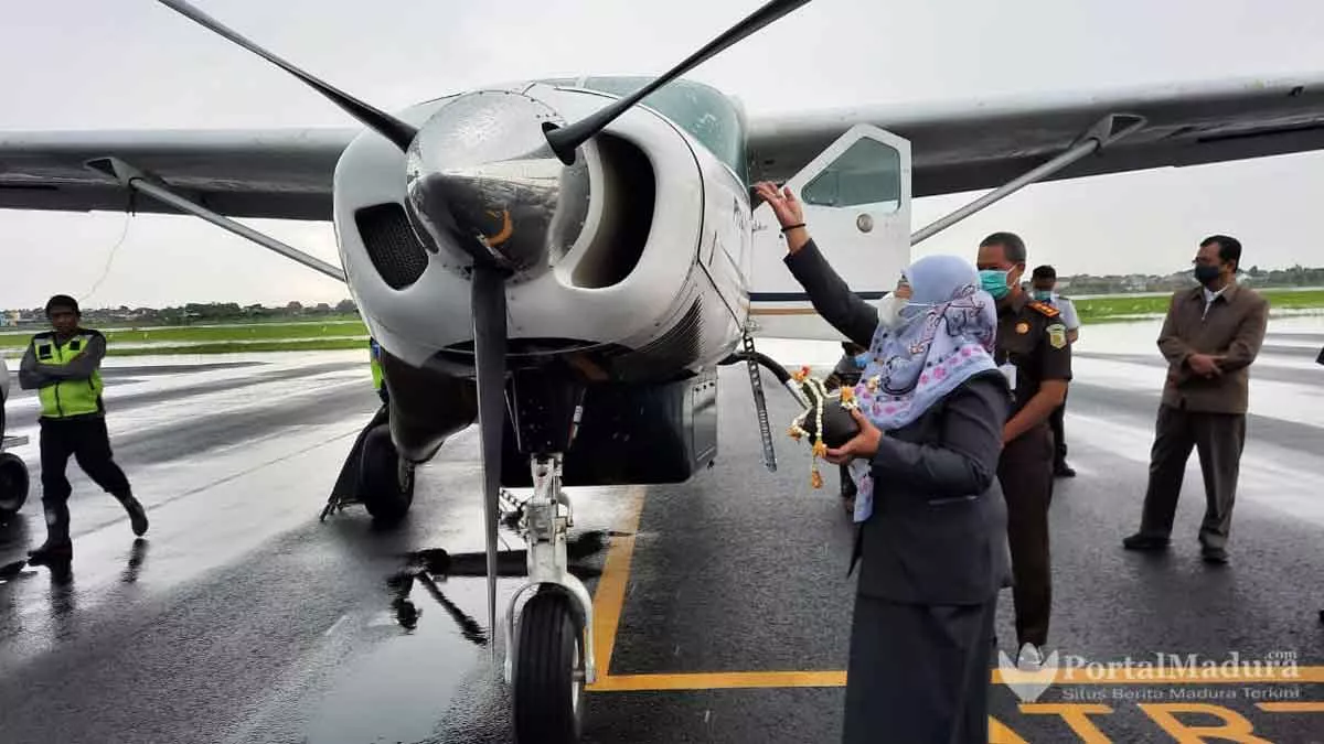 Penerbangan Pesawat Perintis Sumenep-Banyuwangi Mulai Beroperasi - Portalmadura.com Penerbangan Pesawat Perintis Sumenep-Banyuwangi mulai Beroperasi