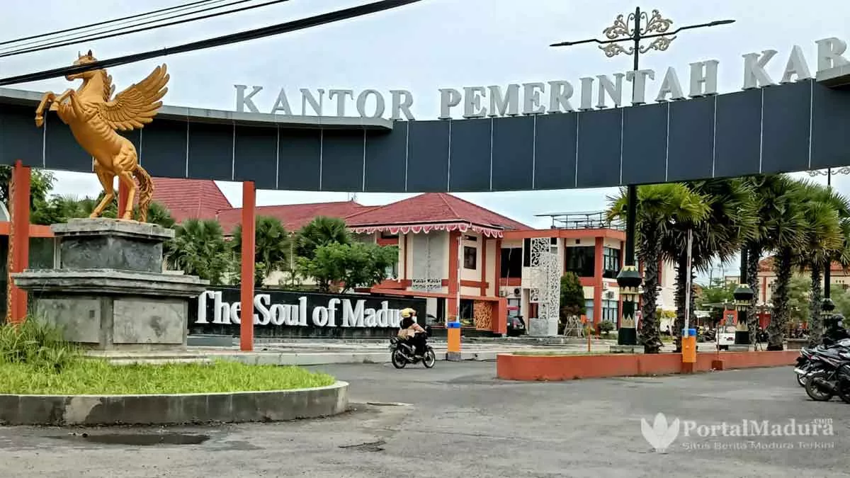 Jumat Pon, Sumenep Digoyang Tiga Kelompok Demontras