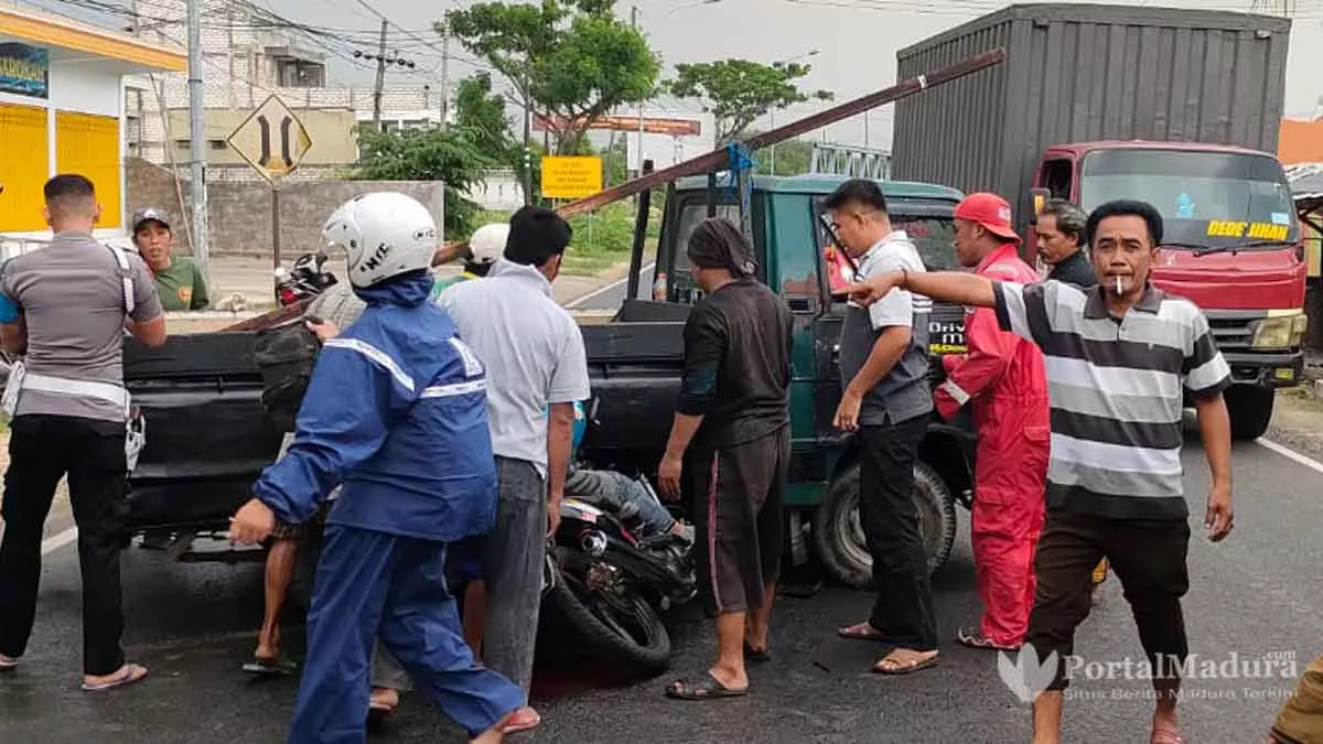 Tabrak Pikap dari Samping, Pemotor Honda Supra Meninggal