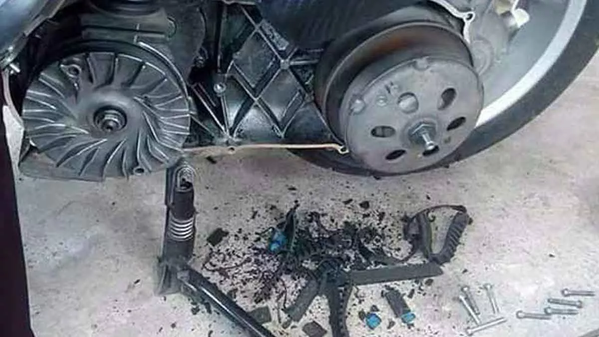 Tanda-tanda-V-Belt-Motor-Matik-Harus-Diganti,-Catat!